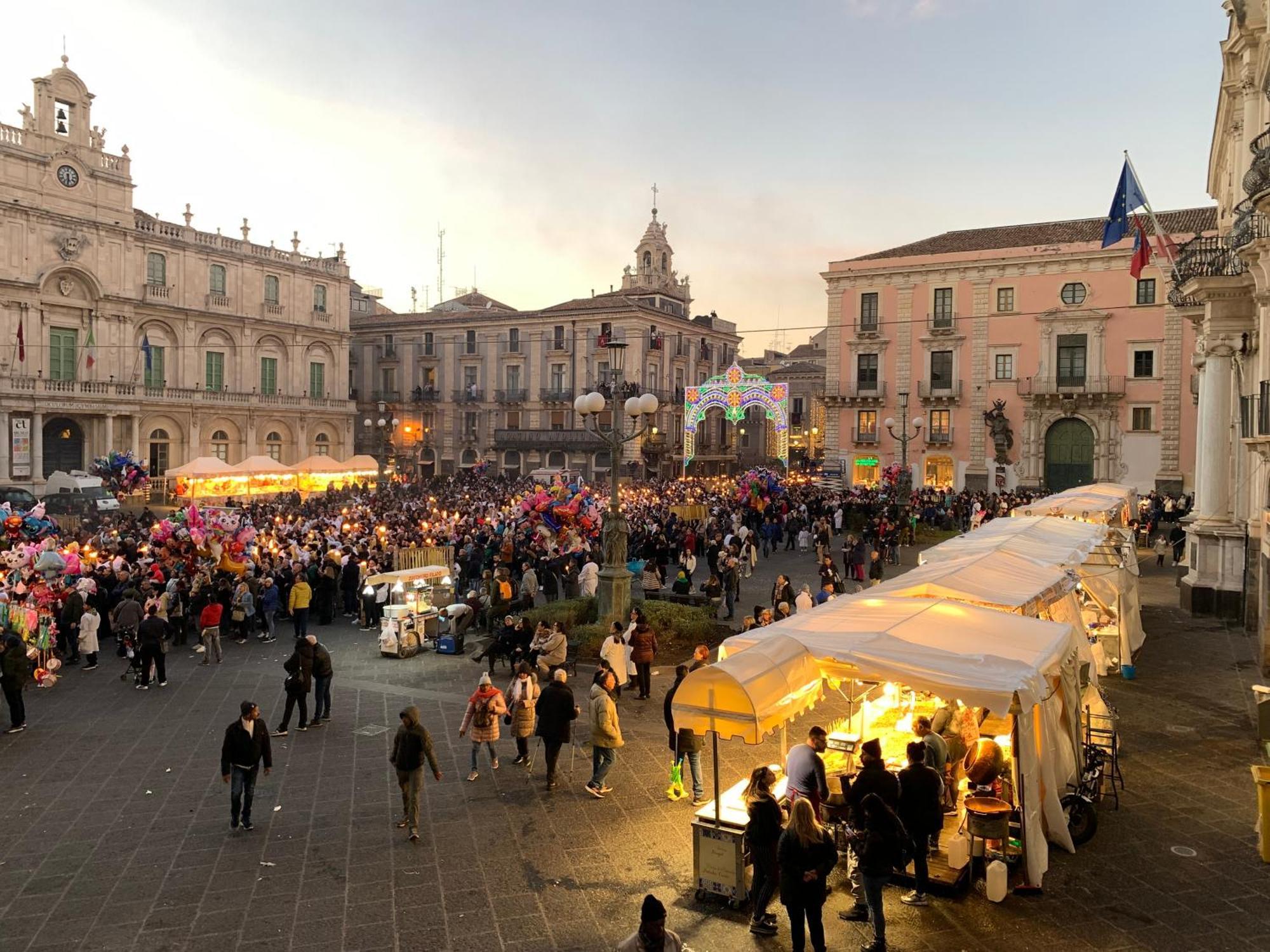La Suite Di Piazza Dell'Universita Catania Exterior photo